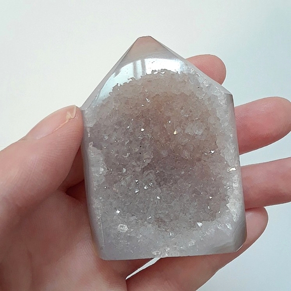 Druzy Agate Tower *not a chipped tip* - Picture 1 of 4